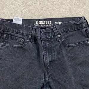 Signature by Levi Strauss skinny jeans size 32x30